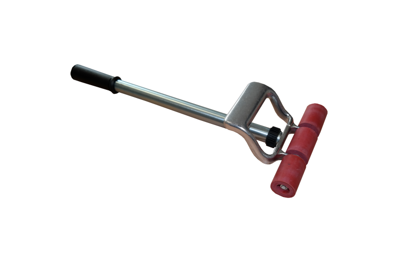 Maroufleur professionnel 180 mm : pression élevée, manche extensible, idéal pour collage de revêtements muraux, membranes EPDM. Ergonomique pour droitiers et gauchers.